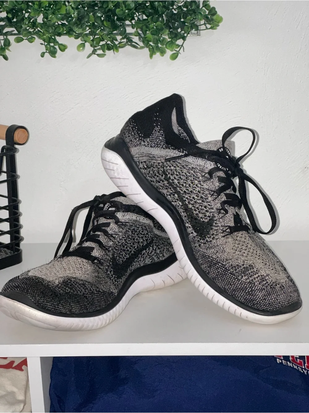 Nike Women's Black & White Knit Athletic Shoes